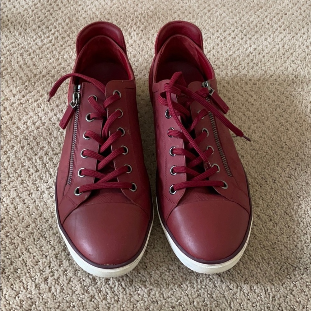 Louis Vuitton Sneakers